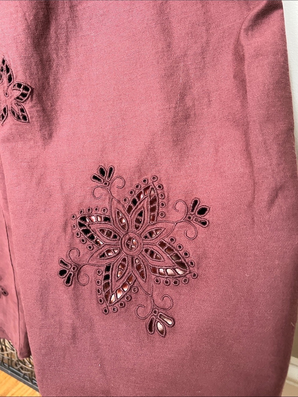 Anthropologie The Somerset Pull-On Wide pant wash embroidered cropped Burgundy L - Picture 7 of 13